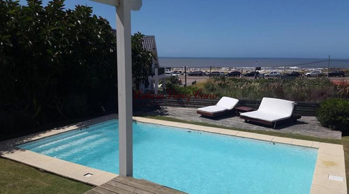 Imagen 9 de 22 de Casa Con Vista Al Mar En A Pasos De La Playa