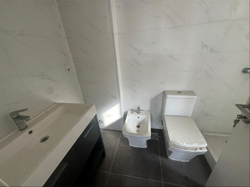 Parque Batlle Venta Apartamento 2 Dormitorios Y 2 Baños