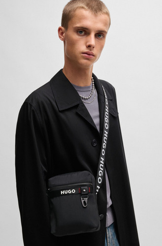 Bolso Mensajero Hugo Para Hombre Con Correa Ajustable Color Negro