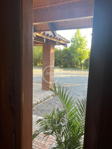 Parcela Venta Con Casa En Linares 240/ 2.520,piscina, Jardín