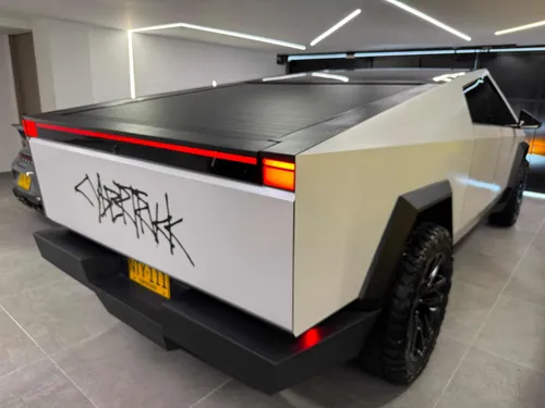 Tesla Cybertruck Foundation Series 4x4 2024