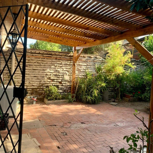 Recoleta / C. J. Maria Caro, Arriendo Casa Amplia, Depto Ind
