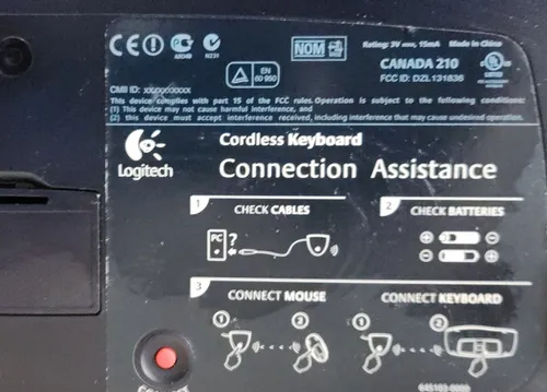 Teclado Logitech Modelo Canada 210 P/ Repuesto (Usado)