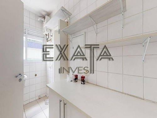 Imagem 19 de 30 de Apartamento Em Andar Alto E Varanda Perto Do Metrô, Com Uma Planta Muito Bem Aproveitada. A Sala Com Piso De Madeira É Iluminada Por Um Janelão Do Chão Ao Teto Que Leva À Varanda - Ap00923 - 70084771