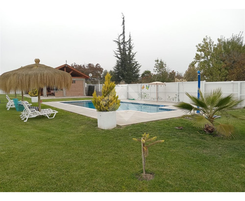 Casa En Venta De 4 Dorm. En Maipú