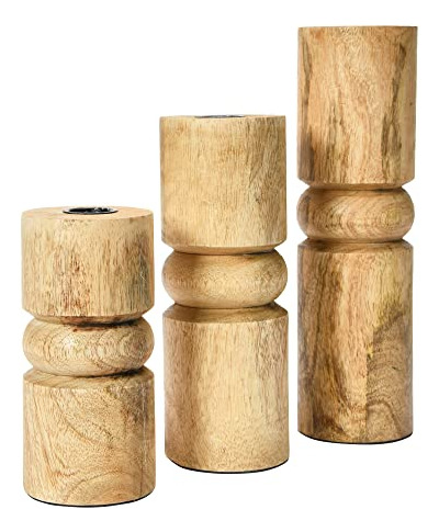 Mesa De Juego Con 3 Portavelas Cónicos Apilados De Madera