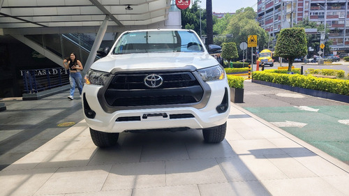 Toyota Hilux 2.7 Cabina Doble Sr Mt