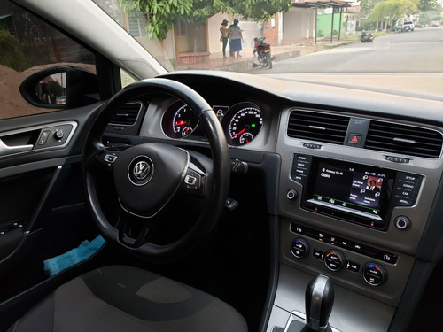 Volskwagen Golf Highline 1.6 2016 Automatico.