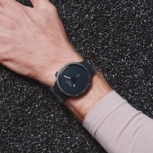 Imagen 2 de 2 de Reloj Swatch Big Bold Bioceramic Basalt Sb03b110