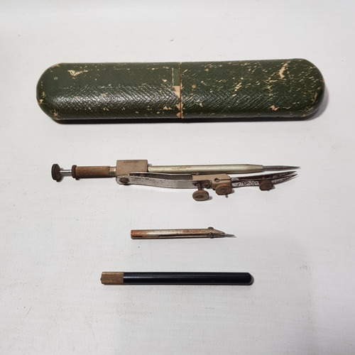 Imagen 2 de 9 de Antiguo Compás Alemán Con Accesorio Y Estuche Mag 59380