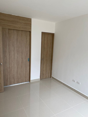 Imagen 11 de 16 de Apartamento De Alquiler En Hispanoamericana