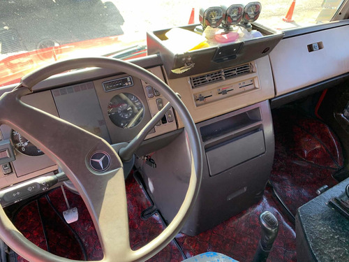 Imagen 8 de 9 de Mercedes Benz 1620