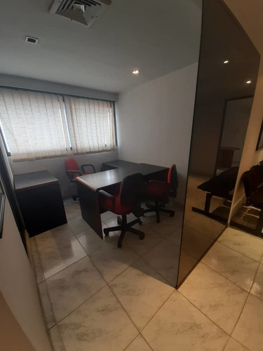 Imagen 6 de 14 de Oficina En Venta Av. Bolivar