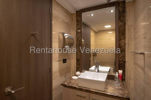 Inmejorable Oficina En Venta El Rosal, Lista Para Operar