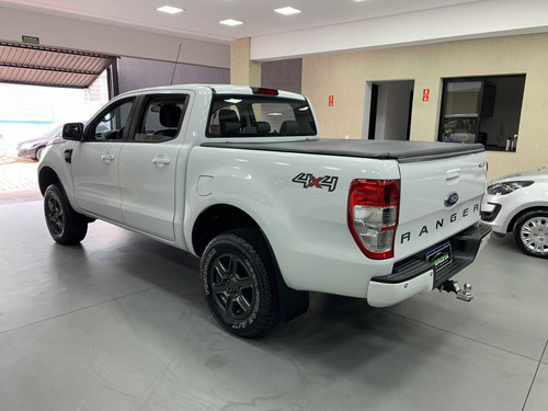 Imagem 4 de 12 de Ford Ranger 2.2 Xls 4x4 Cd 16v Diesel 4p Automático