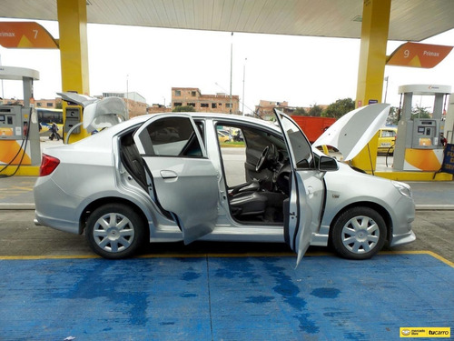 Imagen 8 de 15 de Chevrolet Sail Lt