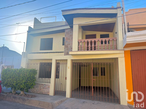 Venta Casa 4 Ambientes Pino Suárez