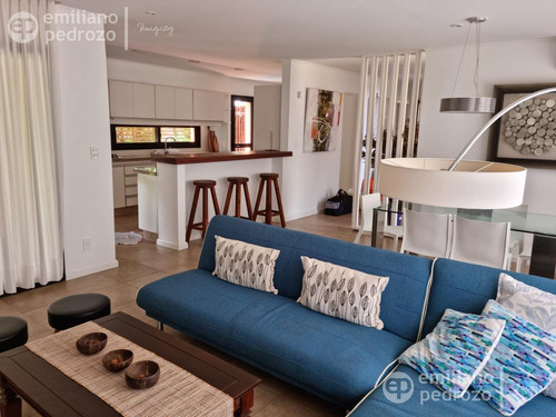Venta Casa 2 Dormitorios Barrio Privado Parque Pinares, Punta Del Este