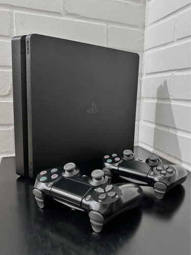 Playstation 4 Slim 1 Tb - 3 Juegos - 2 Controles Originales