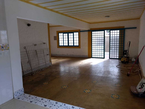 Chalé Pode Ser Usado Como Casa Ou Ponto Comercial , Beira Da Rodovia 354 , 140 M2 De Construção , Terreno Com 340 M2. - 435