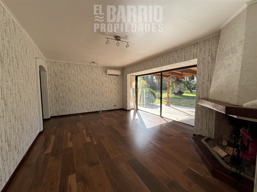 Casa En Venta En Chicureo, A Pasos Del Colegio Santa Cruz
