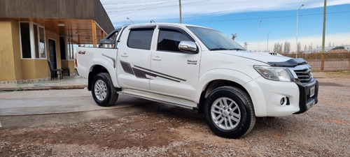 Toyota Hilux Srv 4x4 Mt