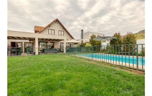 Hermosa Casa Como Nueva En Santa Elena, Chicureo