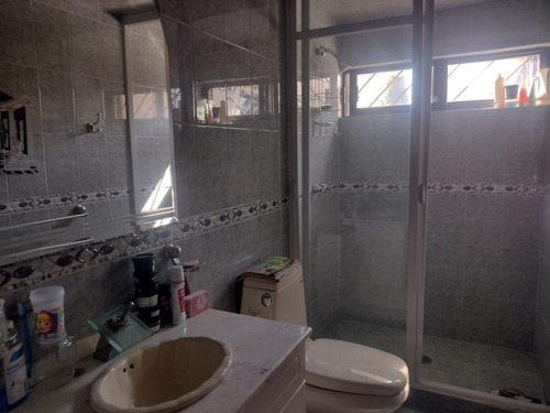 Casa En Desniveles De 3 Pisos, Hacienda Ojo De Agua Sup. 525 Mts