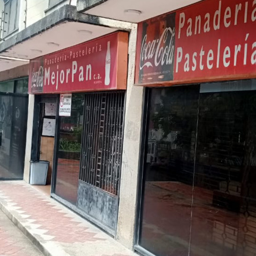 Local Comercial Maquinaria Y Equipos Panaderia. Jk