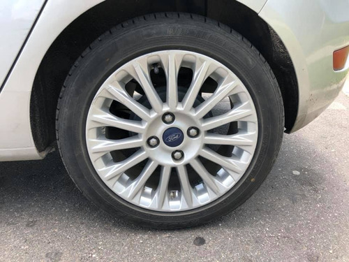 Ford Fiesta Kinetic Titanium 2015