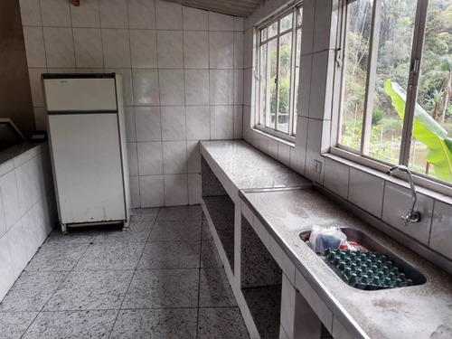 Imagem 8 de 10 de Chácara À Venda Em Juquitiba Com Piscina Lago 3.000 M²