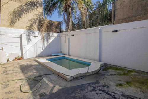 Casa De 5 Ambientes Con Cochera Y Playroom En Venta En Carapachay