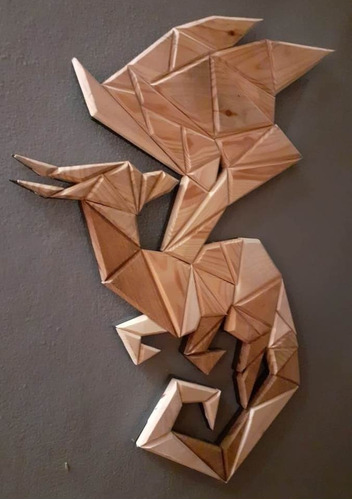 Arte En Madera Con Polígonos - Dragón