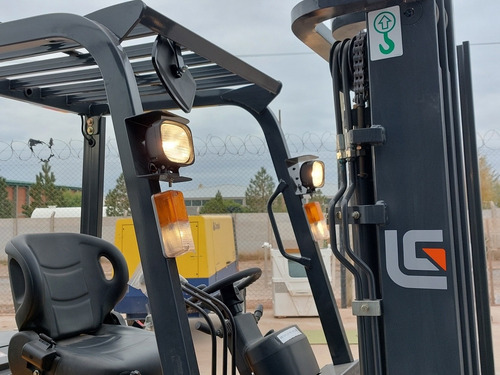 Imagen 14 de 20 de Autoelevador Liugong 2,5tn Diesel 0km - Neuquen