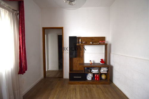 Apartamento Venta Cordon 2 Dormitorios Patio A Metros De Avenida 18 De Julio Gastos Bajos