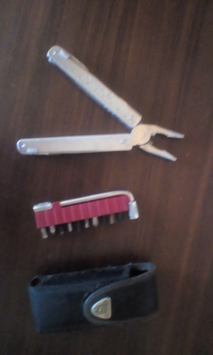 Navaja Victorinox Original Como Nueva, Multiples Cuchillos..