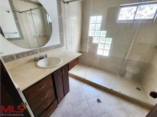 Muy Tranquila Con Muy Buenos Espacios(mls#240552)