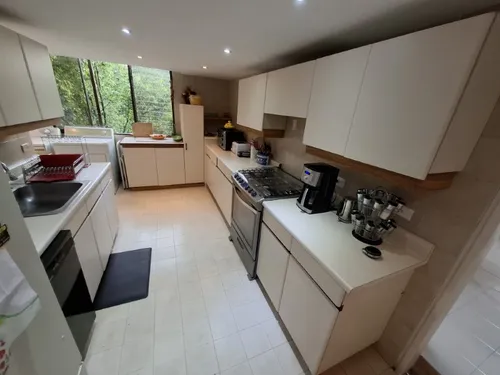 Apartamento En Venta Ubicado En El Poblado Sector Loma De Los Gonzalez (26528).