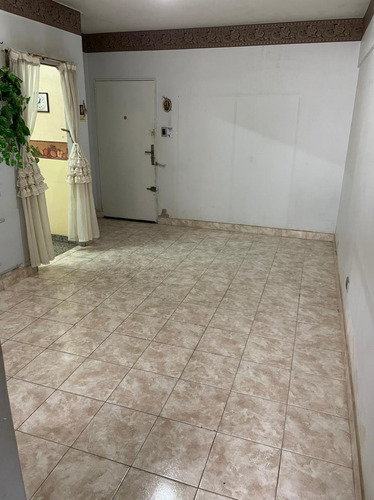 Imagen 1 de 9 de Departamento 2 Amb C/ Frente Villa Urquiza