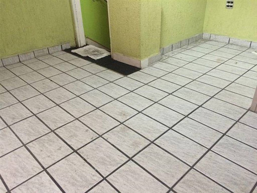 Imagem 3 de 16 de Cinco Salas Comercial Proxima Ao Centro De Sao Vicente, Com +/- 100 M2 Em Avenida Movimentada Com Escolas Padaria Farmacia Feira Livre E Ponto De Onibus E Lotacao Tudo Por Perto Venha Conferir - Hm18