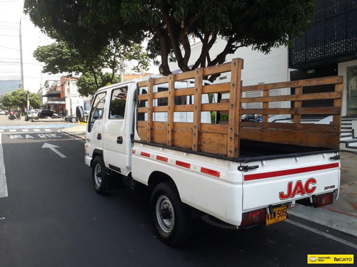 Jac 10-35 Estacas 4x2