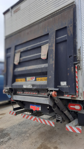 Atego 2426 - Bau 18 Pallets C/ Plataforma