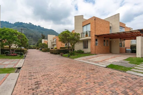 Casa En Arriendo/venta En Barrio Fonqueta. Cod V22109