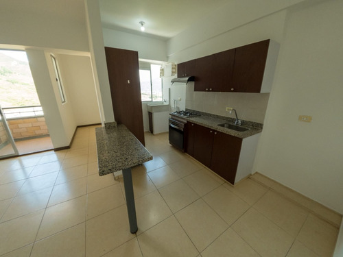 Apartamento En Venta Con Parqueadero En Niquía Bello