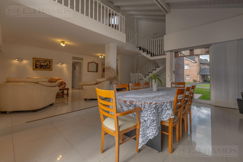 Lj Ramos | Vende | Casa En Campo Chico, Pilar | Luminosa Y Amplia C/ Pileta |