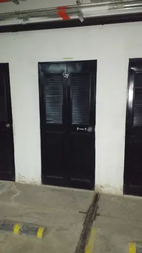 Excelente Apto Esquinero, 5 Piso, Ascensor, Unico Dueño, Como Nuevo.