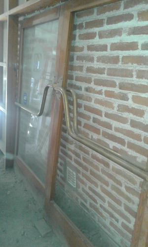 Puerta Ingreso Hotel Todo De Pinotea 2 Hojas + Fijos