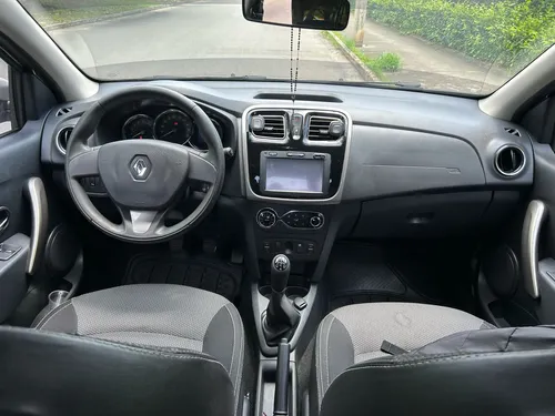 Renault Logan 1.6 Privilege / Intens