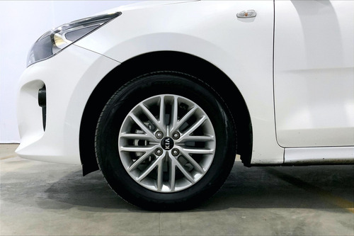 Imagen 9 de 15 de Kia Rio 5 Pts Hb Lx, Tm6, Ve, F Niebla, Ra-15