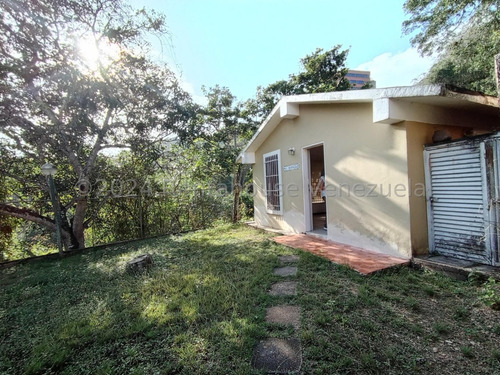 En Venta Hermosa Casa Con Anexo Y Amplio Jardín En Santa Paula